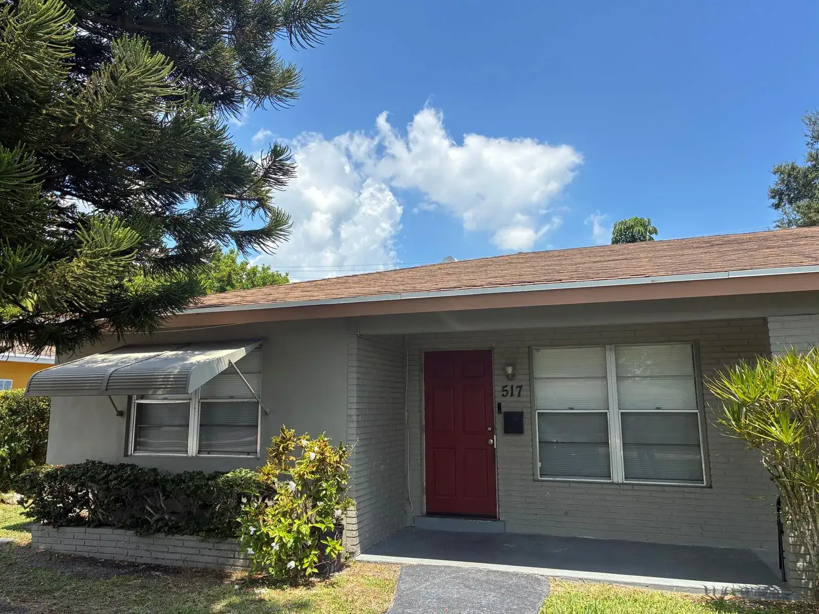 2 bedroom 1 bath Residential Lease for rent at 517 Silver Beach Road, Lake Park FL 33403