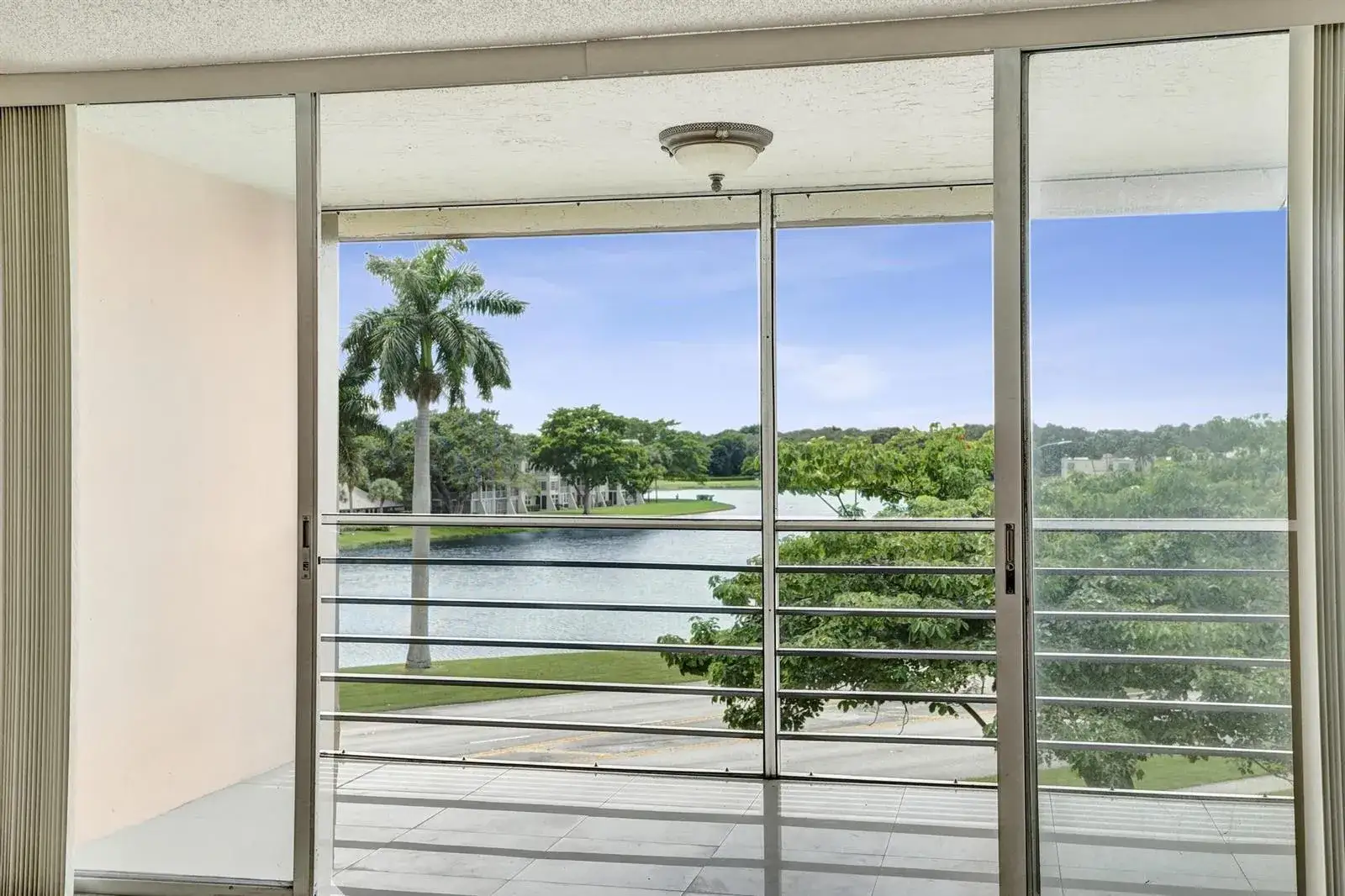 9480 Tangerine Place # 402, Davie FL 33324