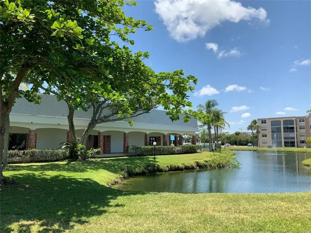 1 bedroom 1 bath Residential for sale at 600 NE 2ND Street # 105, Dania Beach FL 33004