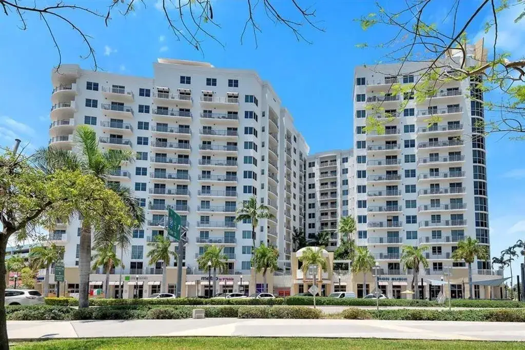 2 bedroom 2 bath Residential for sale at 1830 RADIUS Drive # 1113, Hollywood FL 33020