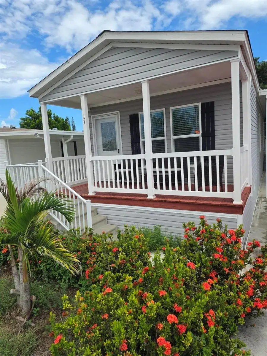 2 bedroom 2 bath Residential for sale at 121 Sandhill Boulevard, Fort Pierce FL 34982