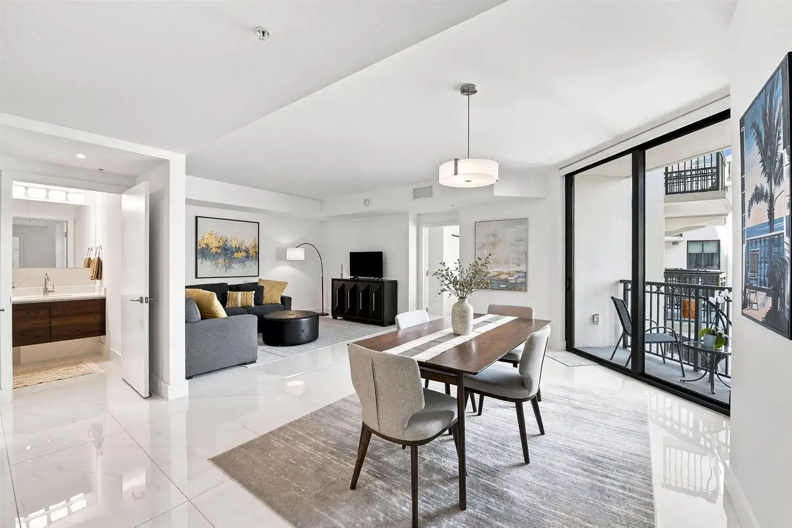 2 bedroom 2 bath Residential for sale at 301 Altara Avenue # 710, Coral Gables FL 33146