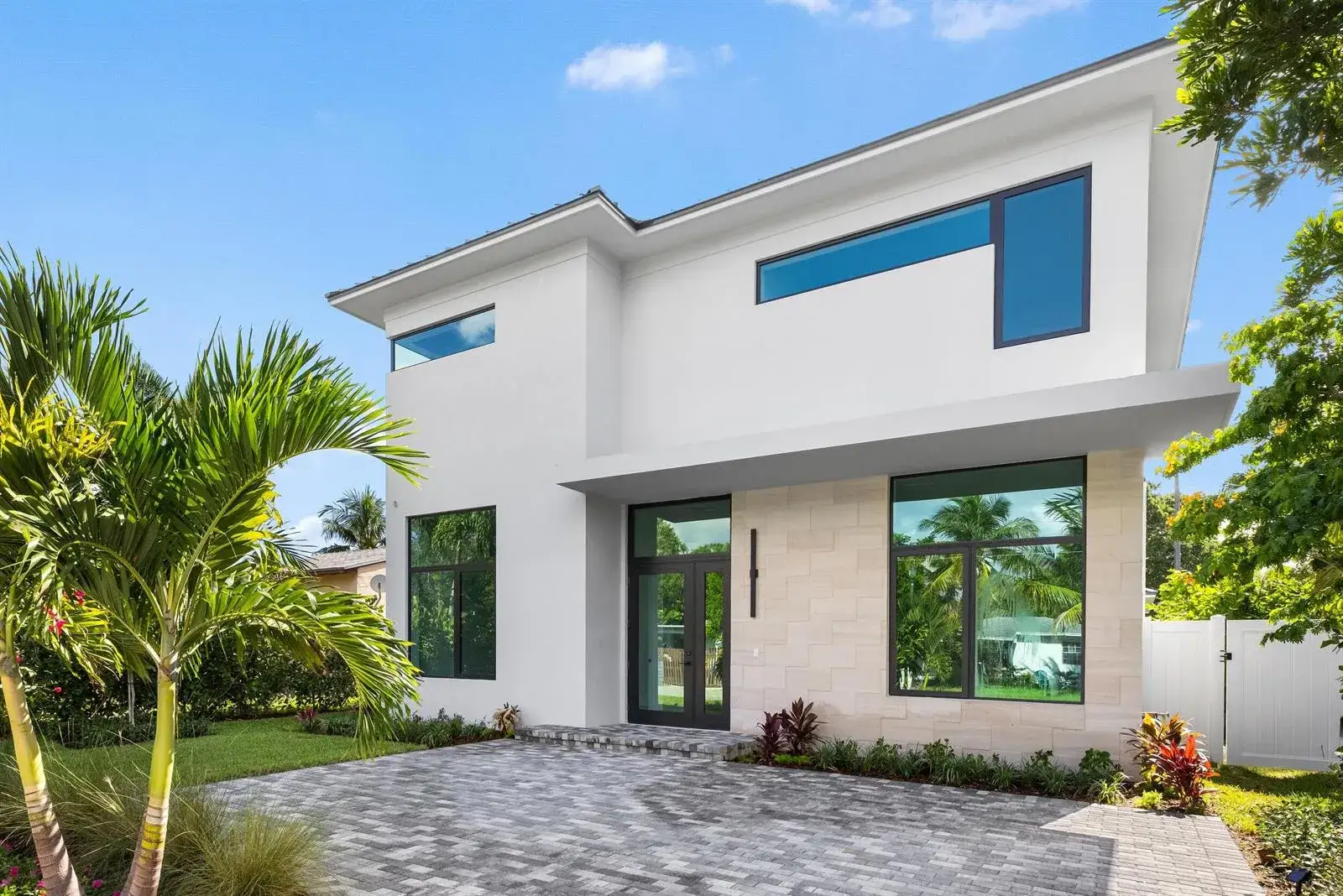 5 bedroom 5 bath Residential for sale at 827 SE 2nd Avenue, Delray Beach FL 33483