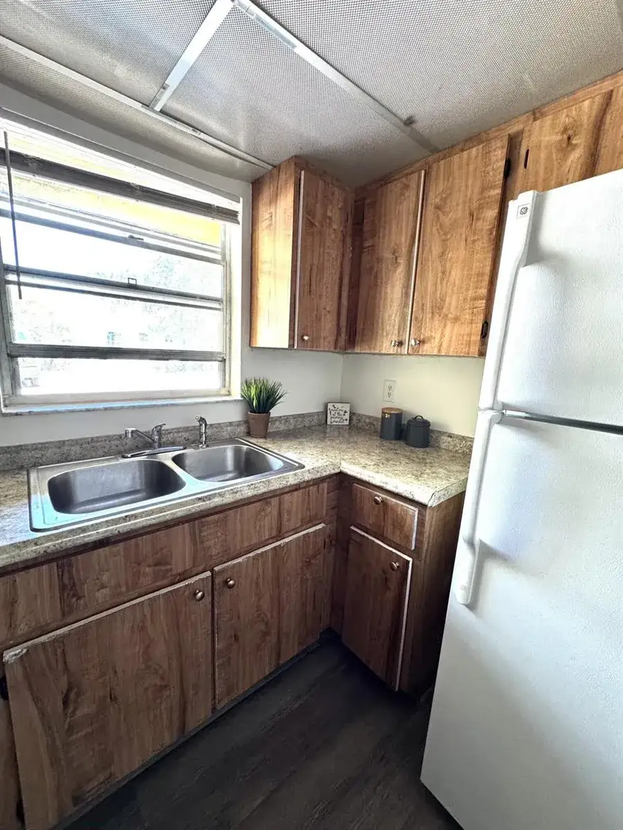 1 bedroom 1 bath Residential for sale at 117 N E Street, FL 33460