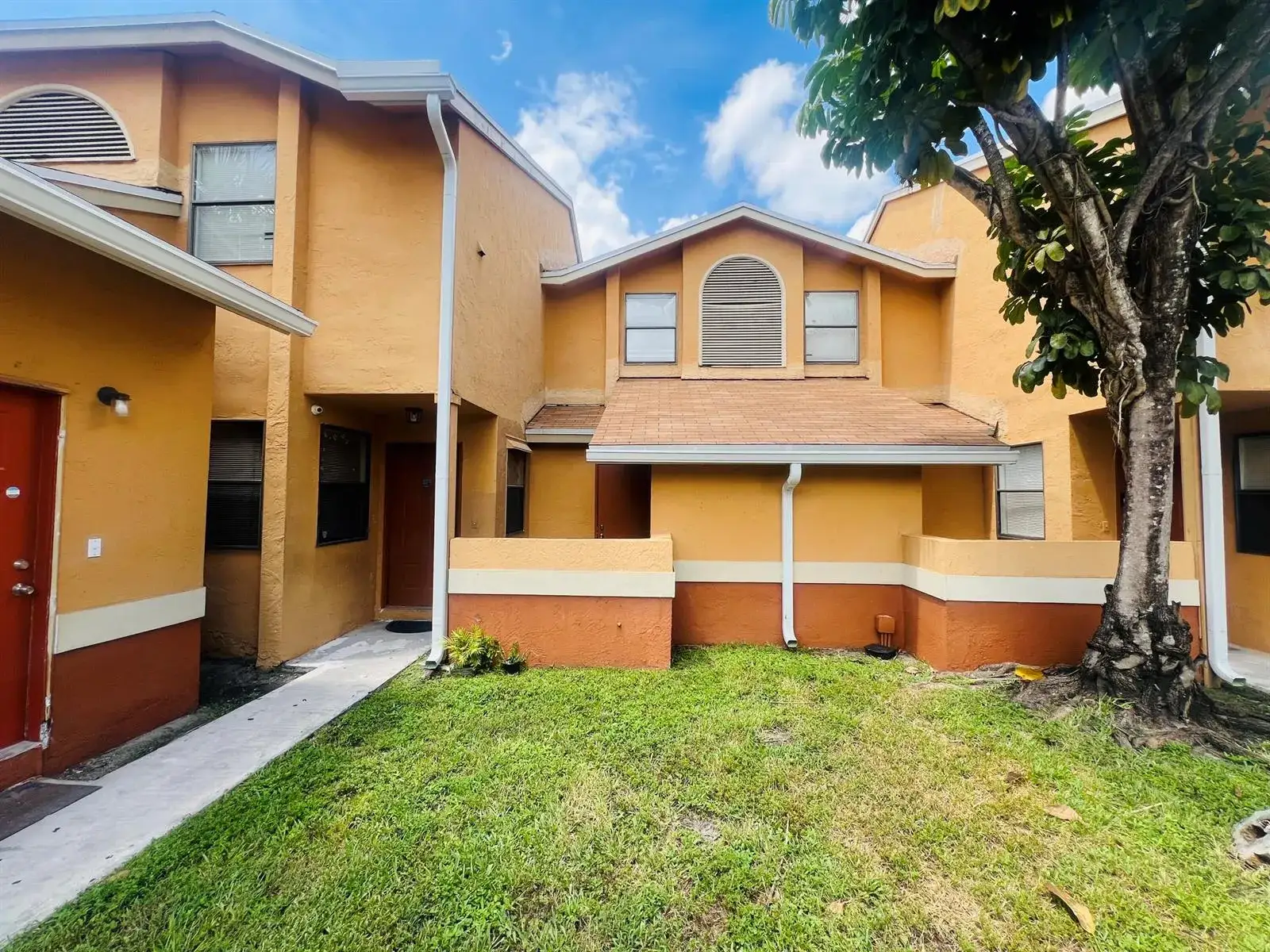 2491 NW 56th Avenue # 103, Lauderhill FL 33313