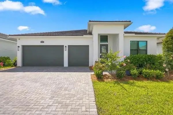 10105 SW Latium Way, Port St. Lucie FL 34987
