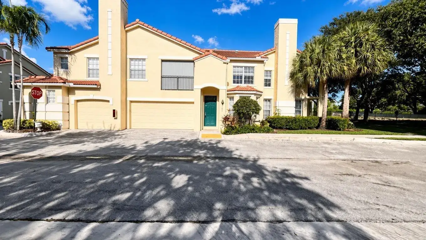 2 bedroom 2 bath Residential Lease for rent at 106 Belmont Place, Boynton Beach FL 33436