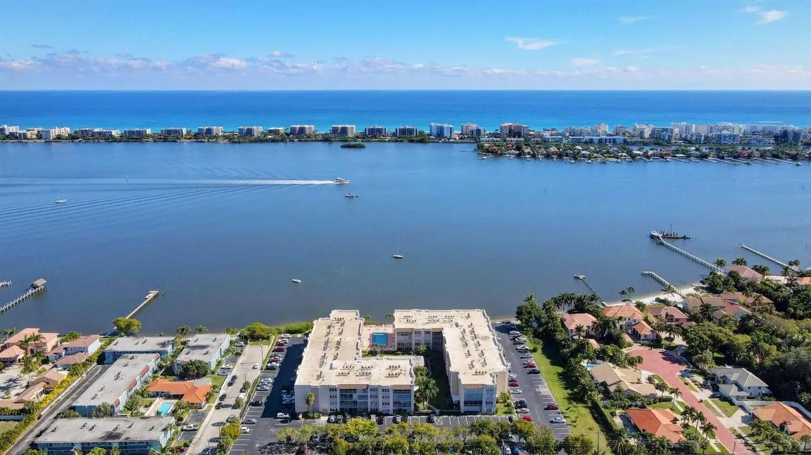 2 bedroom 2 bath Residential for sale at 1502 S Lakeside Drive # 401, FL 33460