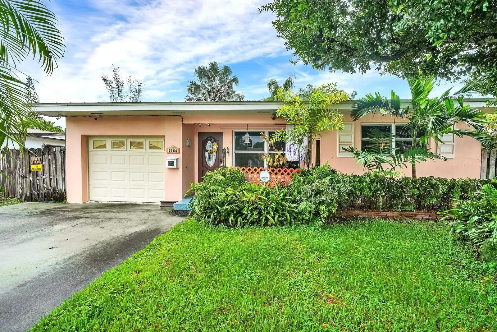 2 bedroom 1 bath Residential for sale at 1106 S F Street, FL 33460