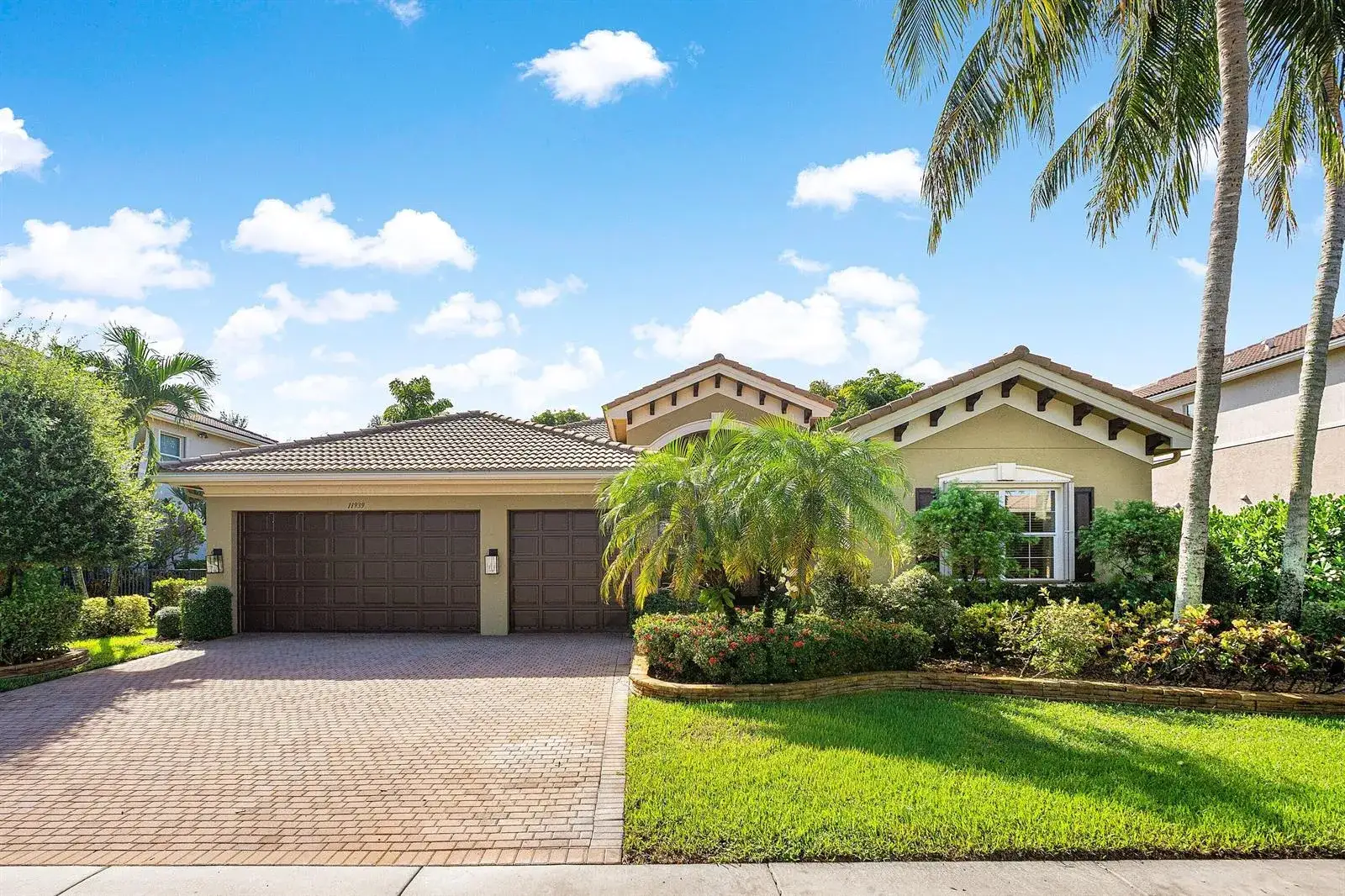 5 bedroom 4 bath Residential for sale at 11939 Fox Hill Circle, Boynton Beach FL 33473