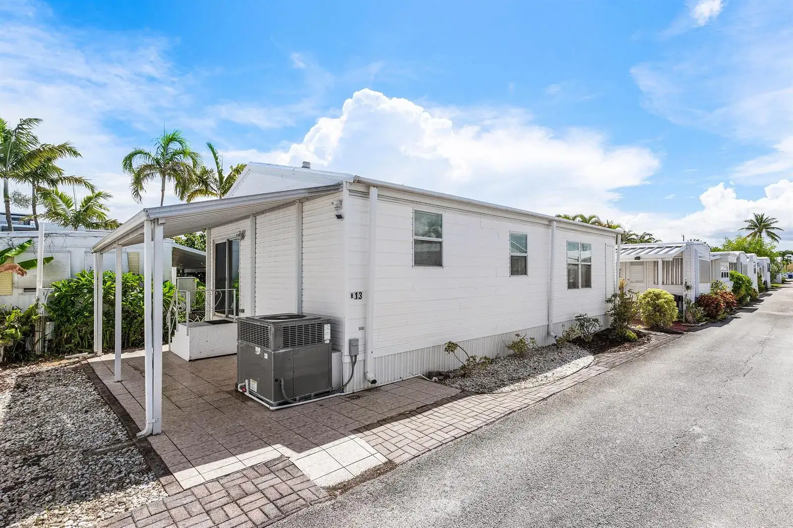 2 bedroom 1 bath Residential for sale at 13 Hibiscus Drive # H, Briny Breezes FL 33435