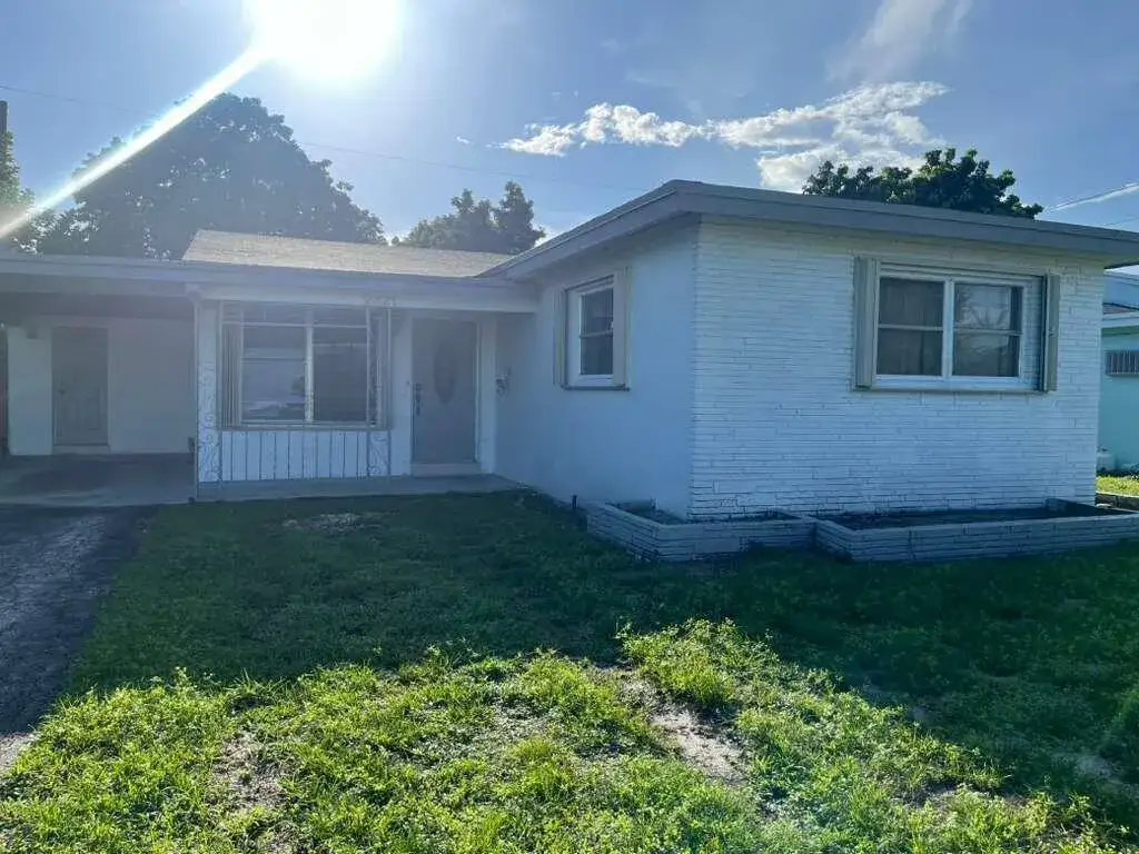 3 bedroom 2 bath Residential for sale at 2321 N 58th Terrace, Hollywood FL 33021