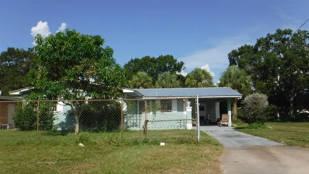 3 bedroom 2 bath Residential for sale at 303 S 29TH Street, Fort Pierce FL 34947