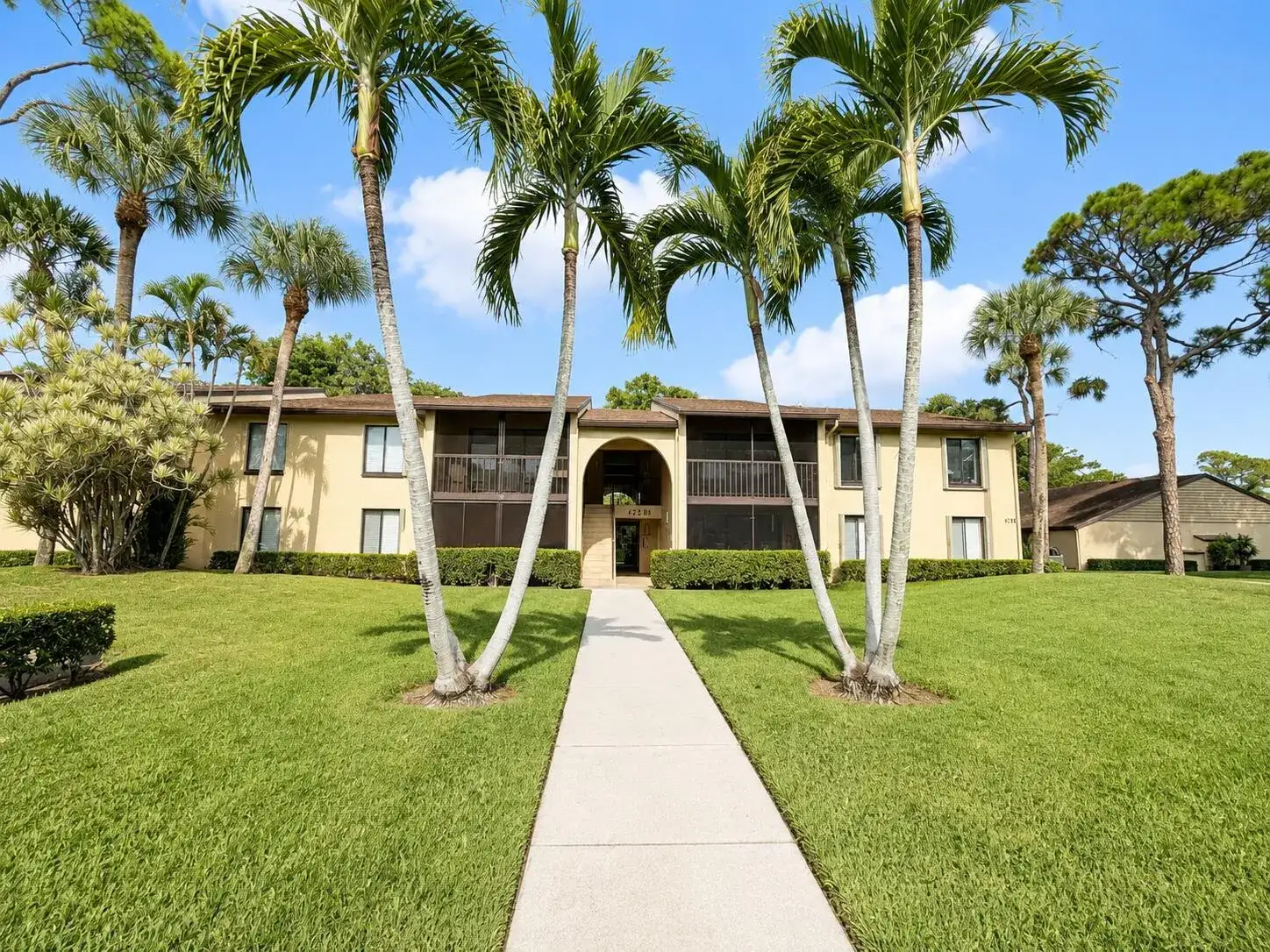 2 bedroom 2 bath Residential Lease for rent at 628 Sea Pine Way # C2, FL 33415