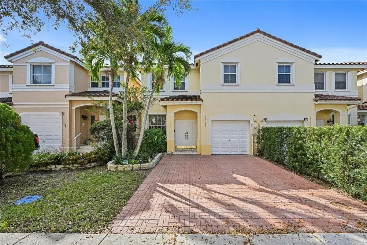 3 bedroom 2 bath Residential for sale at 17064 SW 33rd Court, Miramar FL 33027