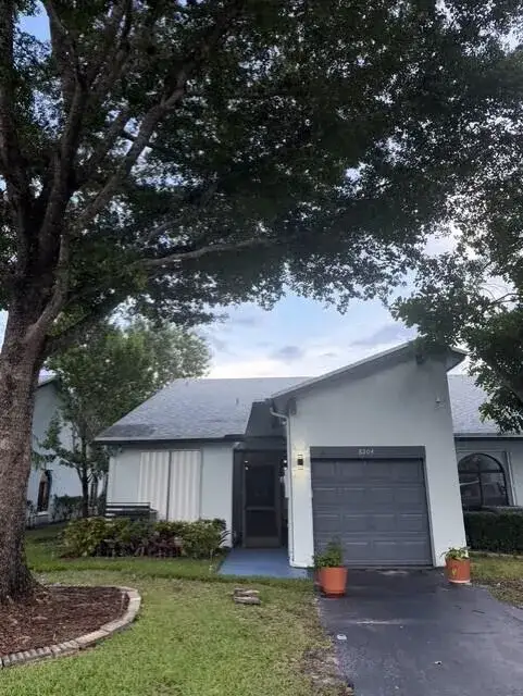 2 bedroom 2 bath Residential for sale at 8204 NW 100th Lane, Tamarac FL 33321