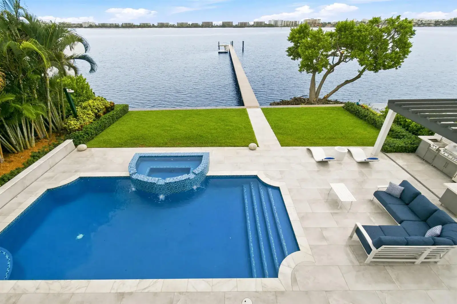 4 bedroom 2 bath Residential for sale at 3 Lakeside Palms Court, FL 33460