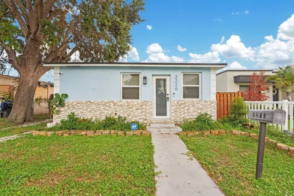 2220 HOPE Street, Hollywood FL 33020