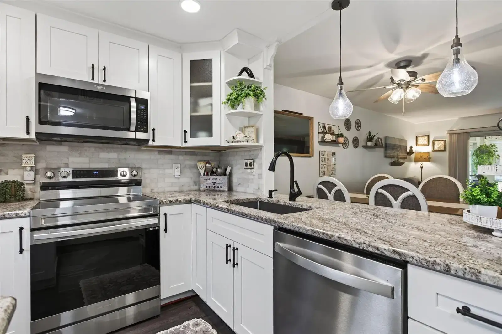 2 bedroom 2 bath Residential for sale at 7500 NW 5th Court # 108, Margate FL 33063