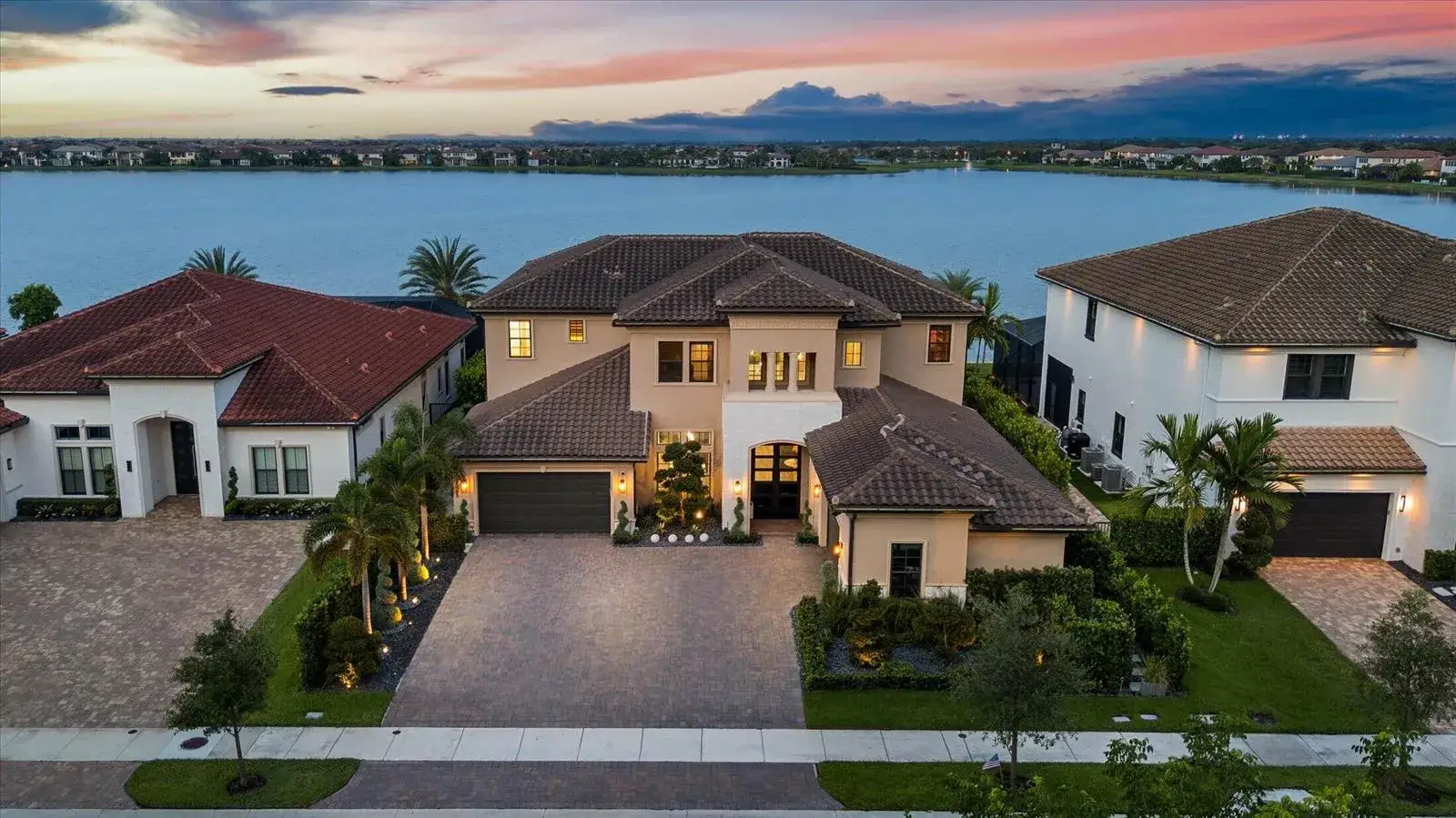 5 bedroom 5 bath Residential for sale at 8590 W PARKLAND BAY Trail, Parkland FL 33076
