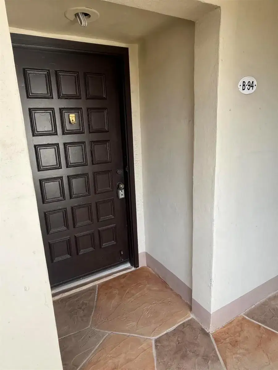 1 bedroom 1 bath Residential for sale at 94 Capri B, Delray Beach FL 33484