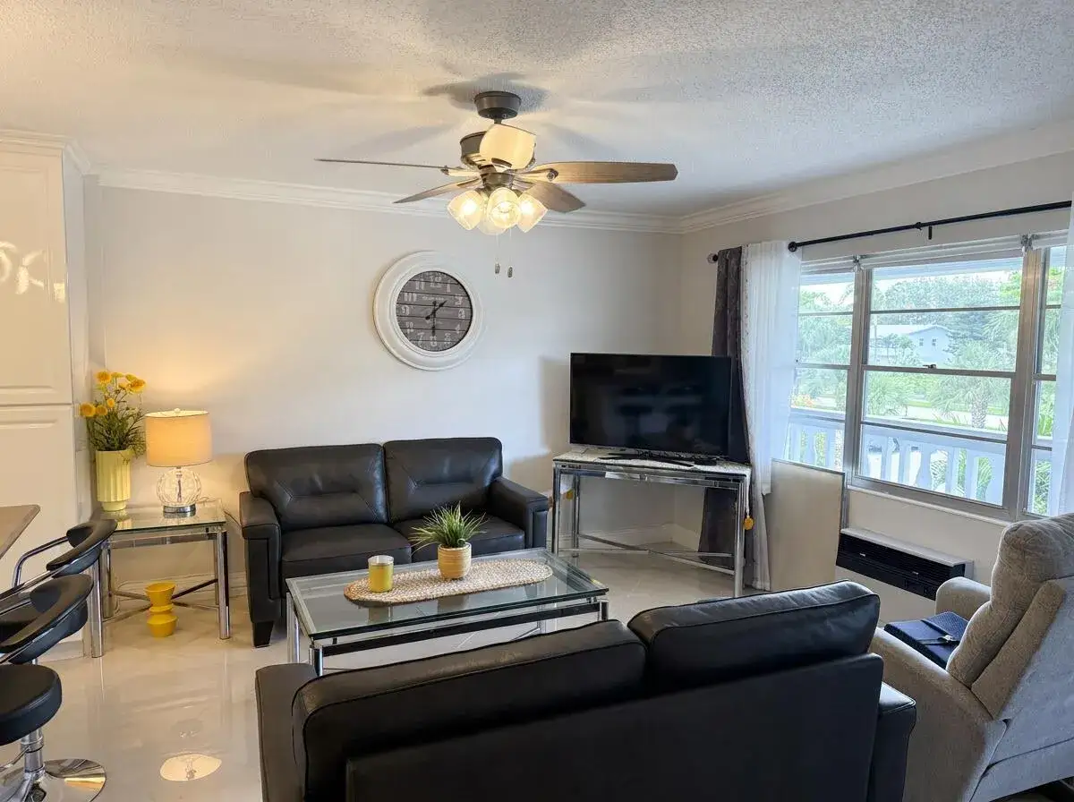 37 OAKRIDGE C # 37, Deerfield Beach FL 33442