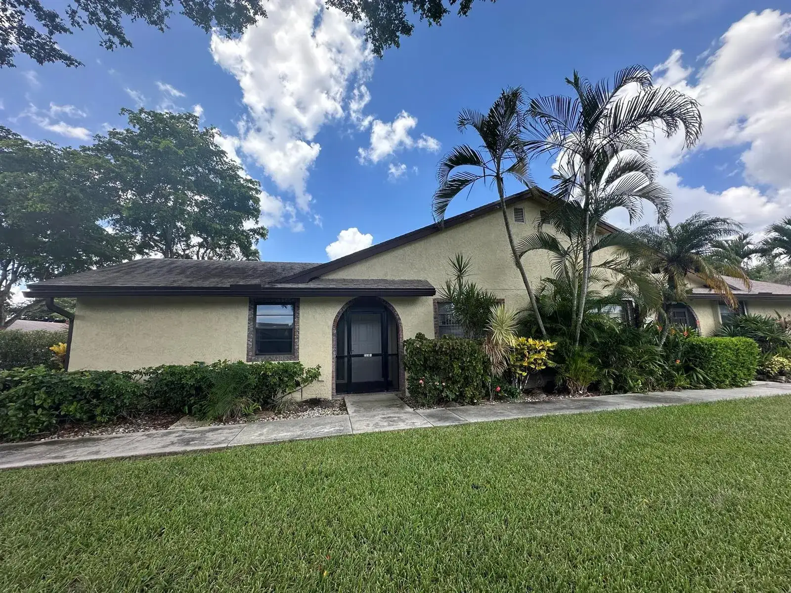 2 bedroom 2 bath Residential for sale at 23301 BARLAKE Drive # 23, Boca Raton FL 33433