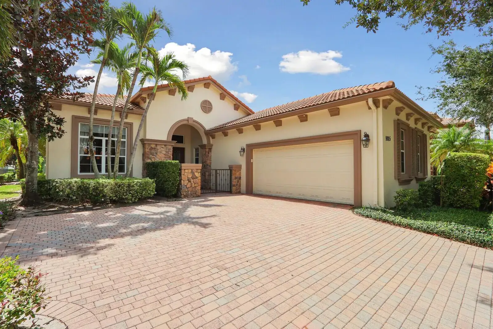 9885 SW TORRIENTE Lane, Port St. Lucie FL 34986