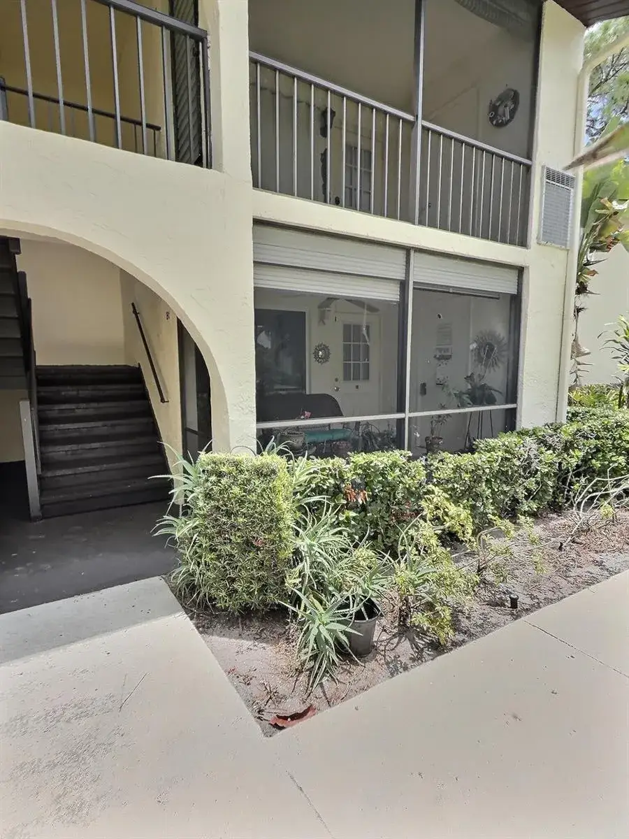 2 bedroom 1 bath Residential for sale at 3531 PINE TREE Court # 1, FL 33463