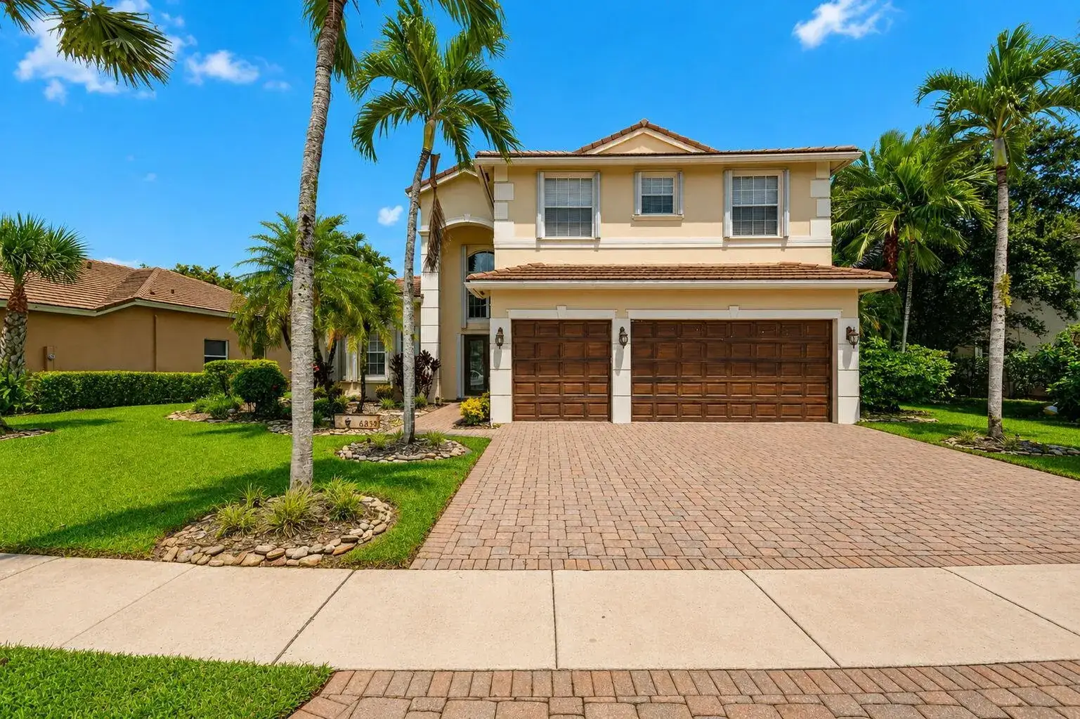 5 bedroom 3 bath Residential for sale at 6839 Houlton Circle, FL 33467