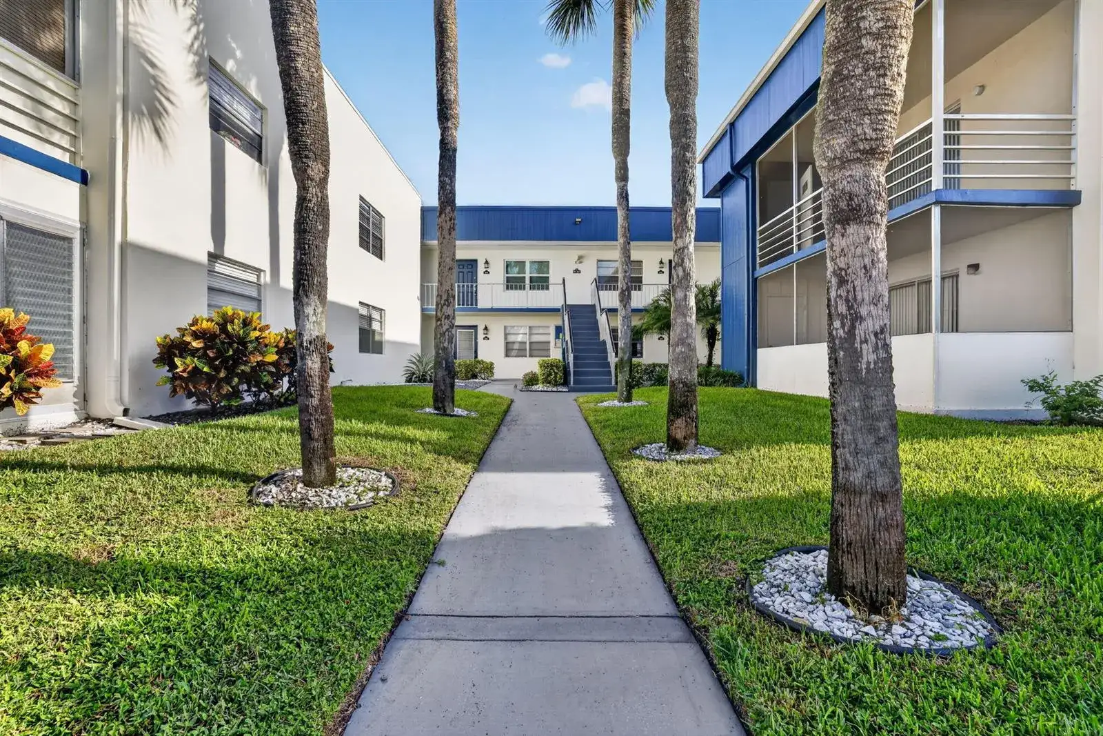 2 bedroom 2 bath Residential for sale at 515 Normandy Lane, Delray Beach FL 33484