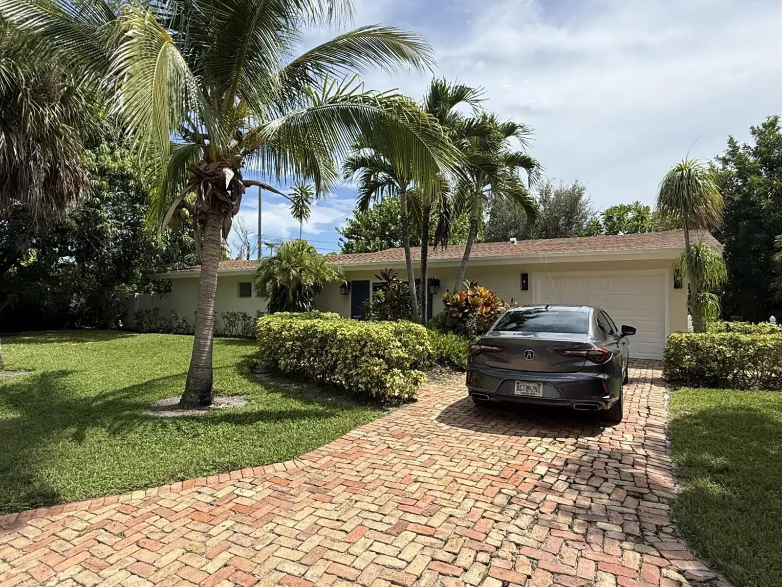 2 bedroom 2 bath Residential Lease for rent at 228 Lake Terrace, Delray Beach FL 33444