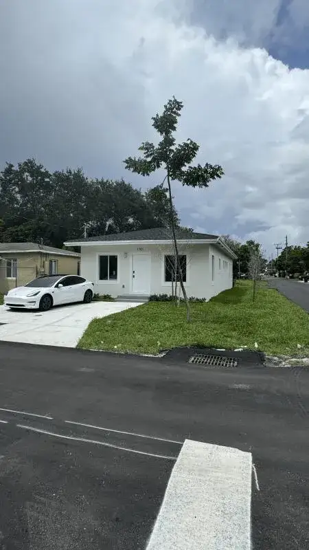 6 bedroom 2 bath Residential for sale at 1701 NW 9th Street, Fort Lauderdale FL 33311