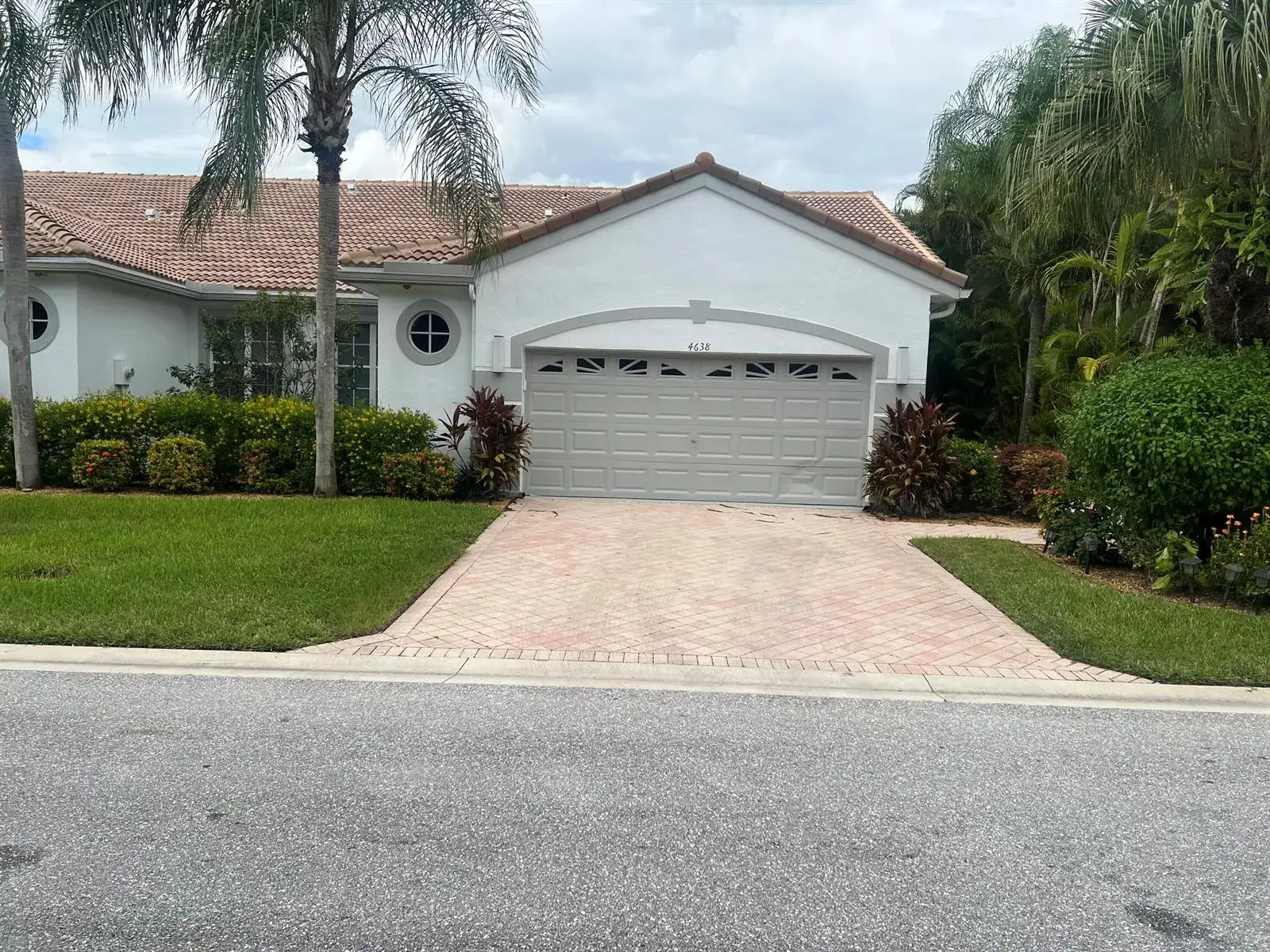 3 bedroom 2 bath Residential for sale at 4638 CARLTON GOLF Drive, Lake Worth FL 33449