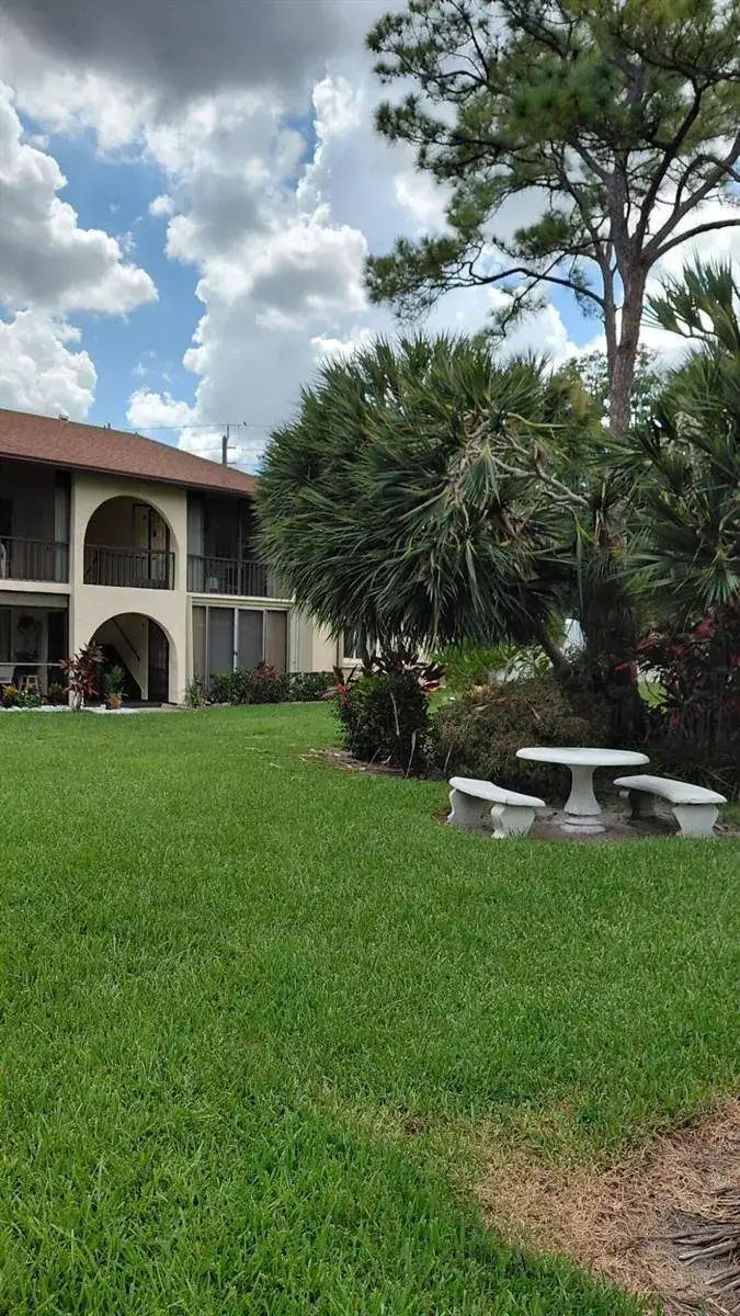 2 bedroom 1 bath Residential Lease for rent at 5991 Whispering Pine Way # C2, FL 33463