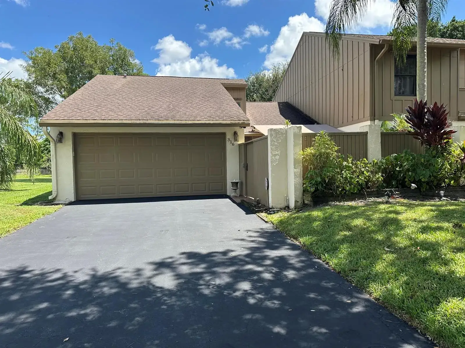 2 bedroom 2 bath Residential Lease for rent at 316 WOOD DALE Drive, Wellington FL 33414