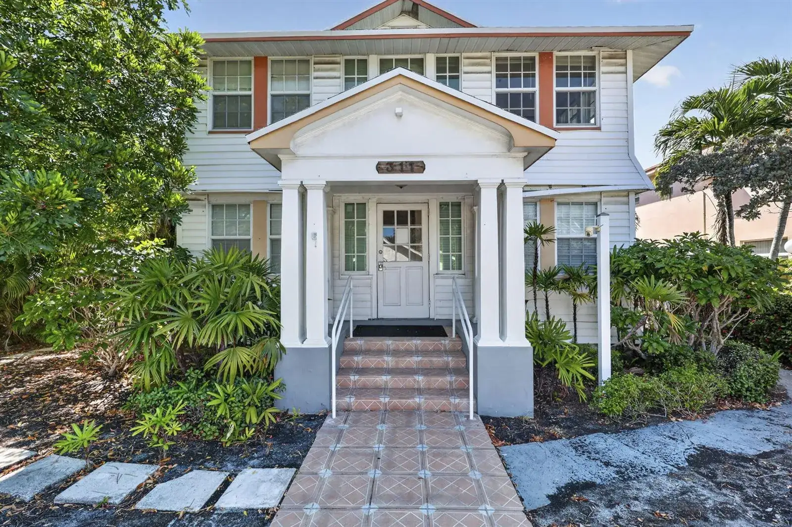 1 bedroom 1 bath Residential Lease for rent at 311 N FEDERAL # 6, FL 33460