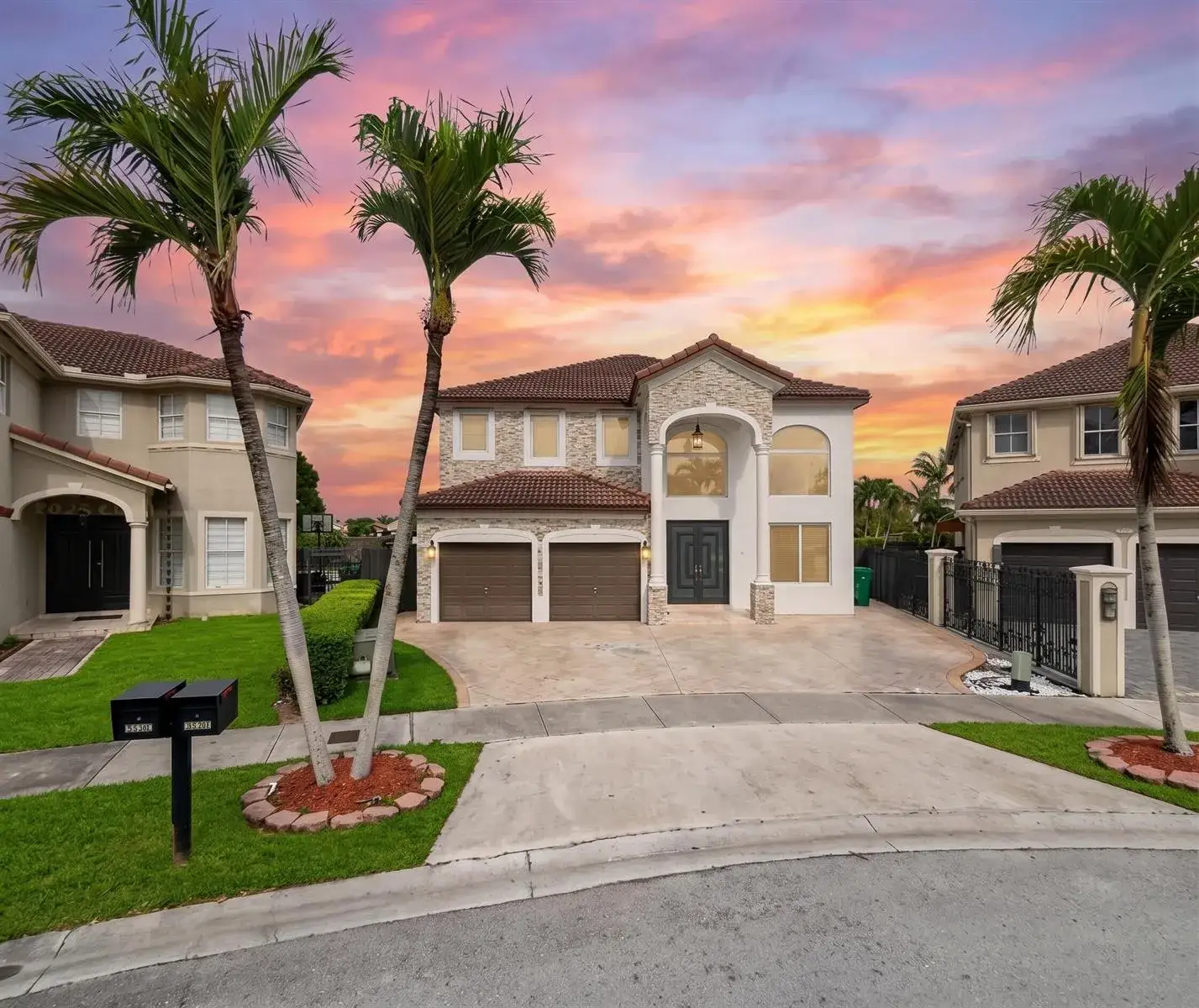 5 bedroom 4 bath Residential for sale at 16401 SW 78th Terrace, Miami FL 33193