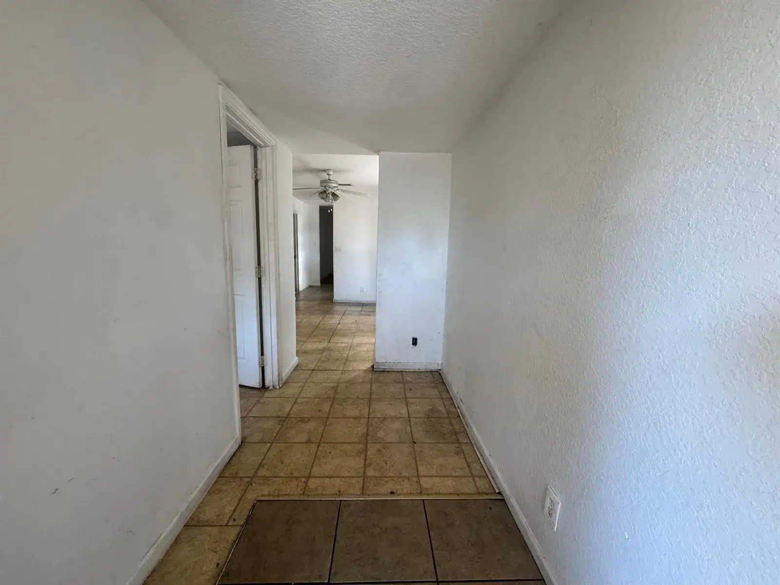 3 bedroom 2 bath Residential for sale at 11 S D Street, FL 33460