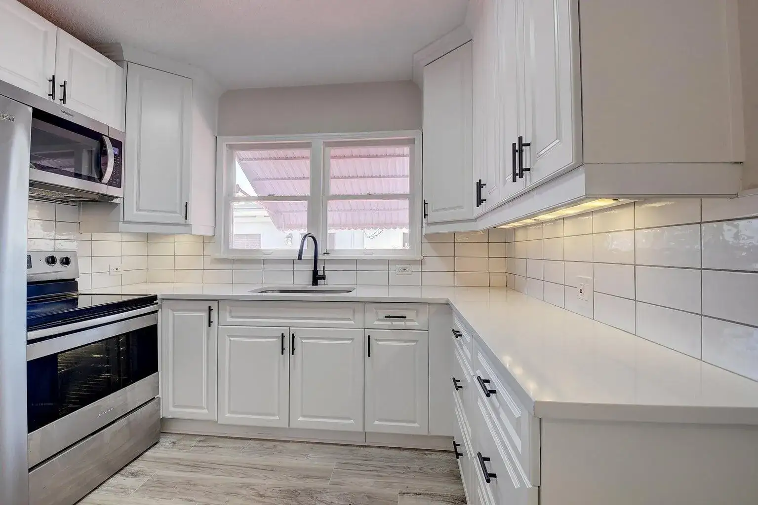 2 bedroom 1 bath Residential for sale at 348 SE 4th Avenue SE, Delray Beach FL 33483