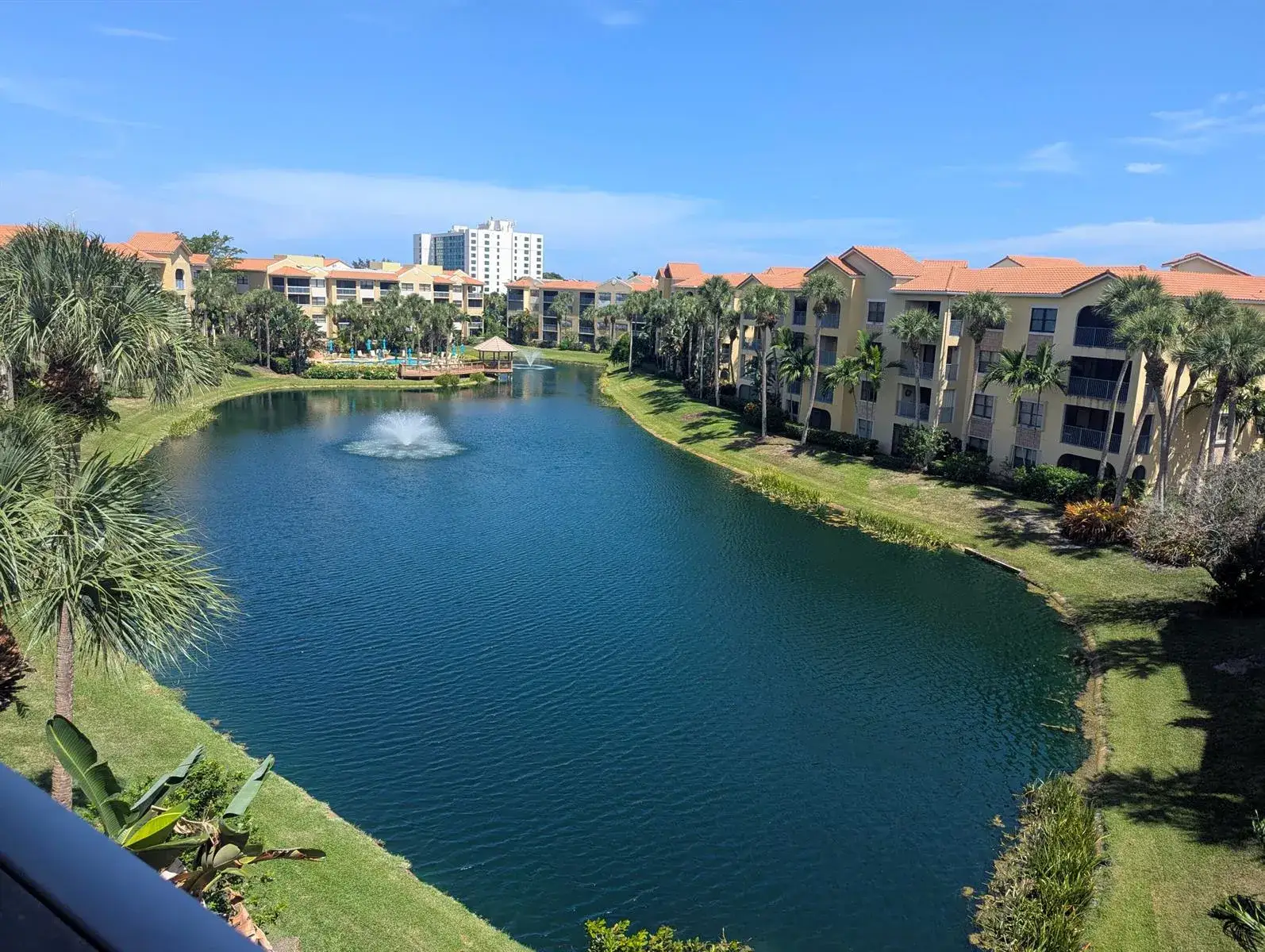 3 bedroom 2 bath Residential for sale at 200 UNO LAGO Drive # 405, Juno Beach FL 33408