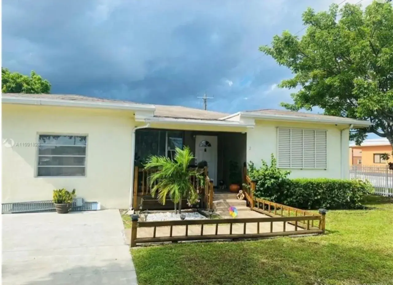 4201 SW 25TH Street, West Park FL 33023