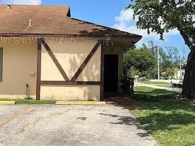 800 SW 9TH Street, Hallandale Beach FL 33009