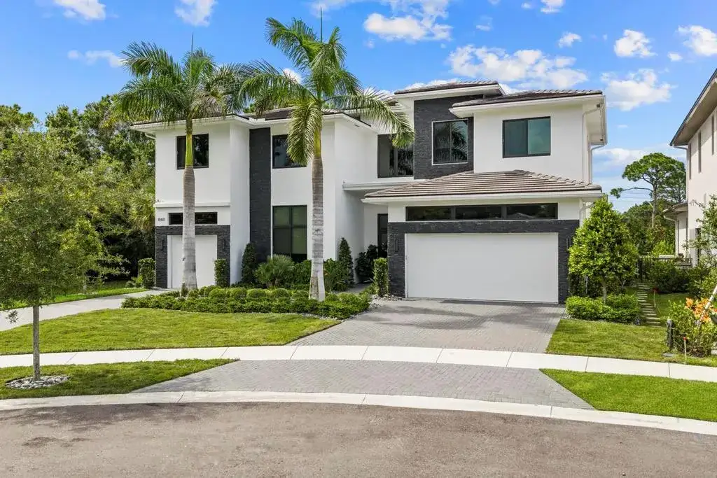 5 bedroom 5 bath Residential for sale at 18401 Symphony Court, Jupiter FL 33458