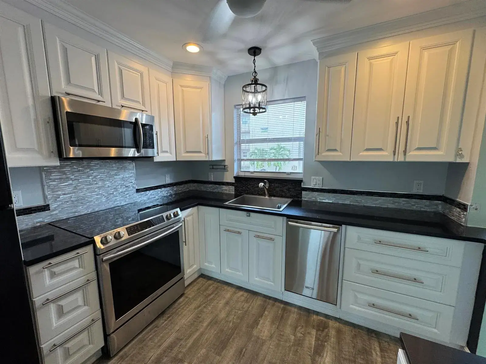 1 bedroom 1 bath Residential Lease for rent at 721 LORI Drive # 206, Palm Springs FL 33461