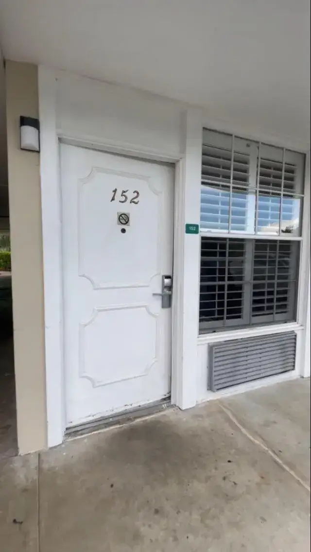 2555 9th Street N # 152, Naples FL 34103
