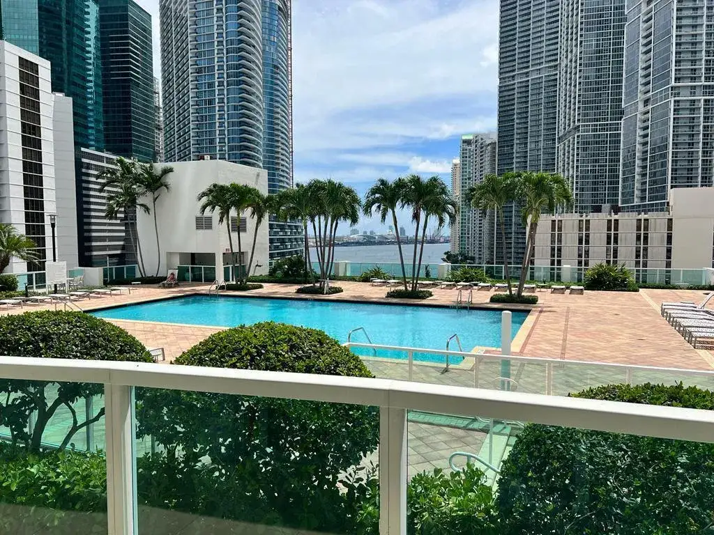 1 bedroom 1 bath Residential Lease for rent at 31 SE 5TH Street # 1206, Miami FL 33131