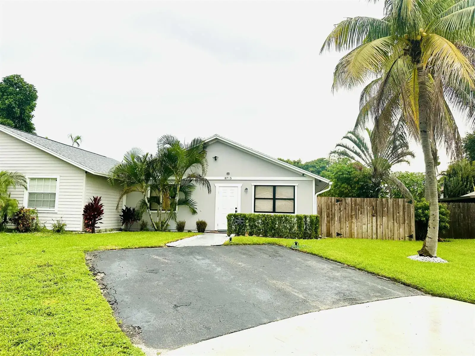 2 bedroom 2 bath Residential Lease for rent at 8715 SOL Terrace, West Palm Beach FL 33403