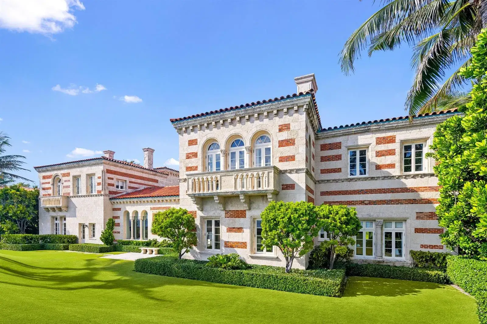 7 bedroom 10 bath Residential for sale at 920 S Ocean Boulevard, Palm Beach FL 33480