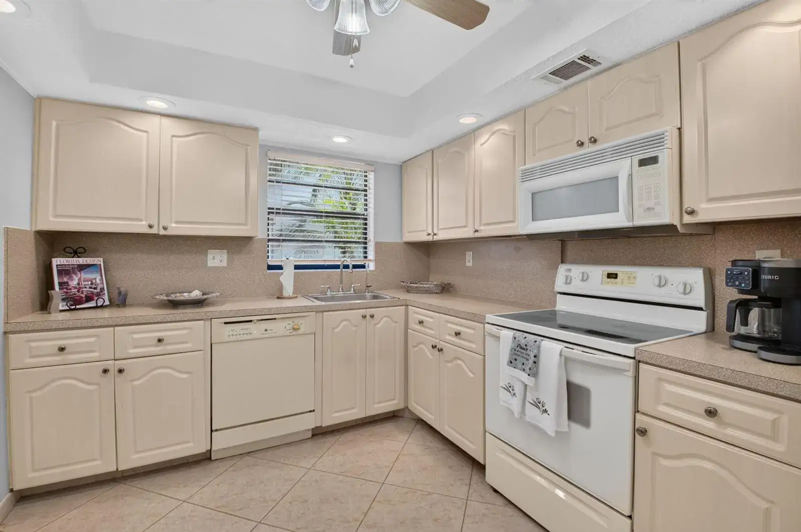 2 bedroom 2 bath Residential for sale at 544 Piedmont L, Delray Beach FL 33484